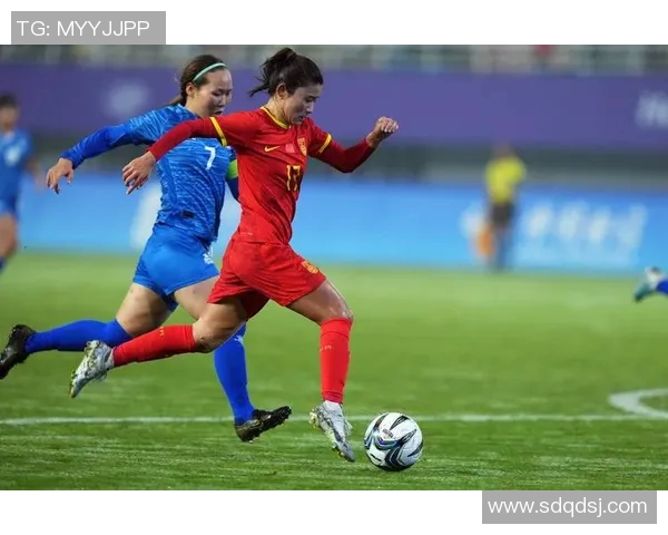 重庆足球队在亚运会积分榜上以90分稳居第一名展现强劲实力