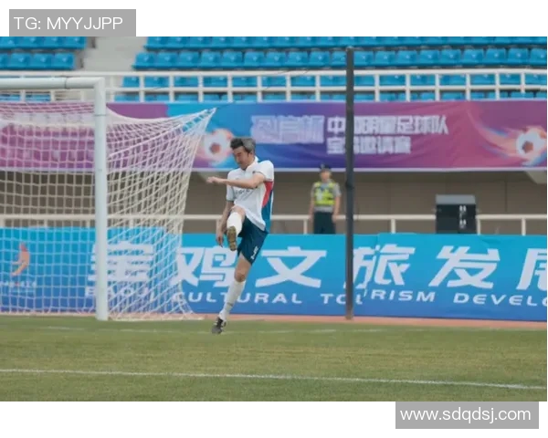 足球明星的艺术魅力展现与创作灵感的完美结合 足球明星的艺术魅力展现与创作灵感的完美结合